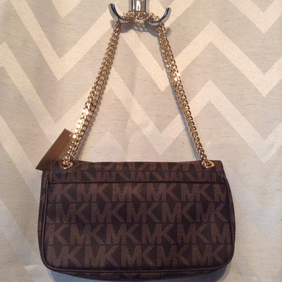 BNWT Authentic MK Bag with Adjustable Chain Strap - Picture 3 of 5