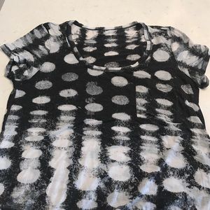 Lightweight Lululemon tshirt.