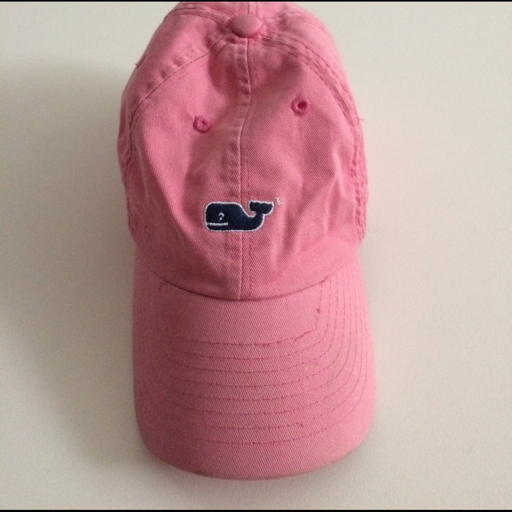 Pale pink Vineyard Vines hat