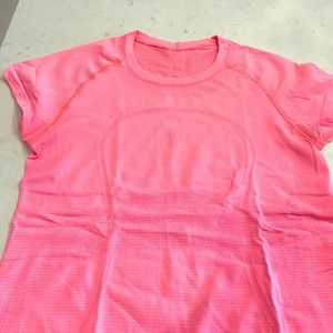 Lululemon run swiftly tshirt