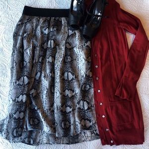 White House Black Market Skirt