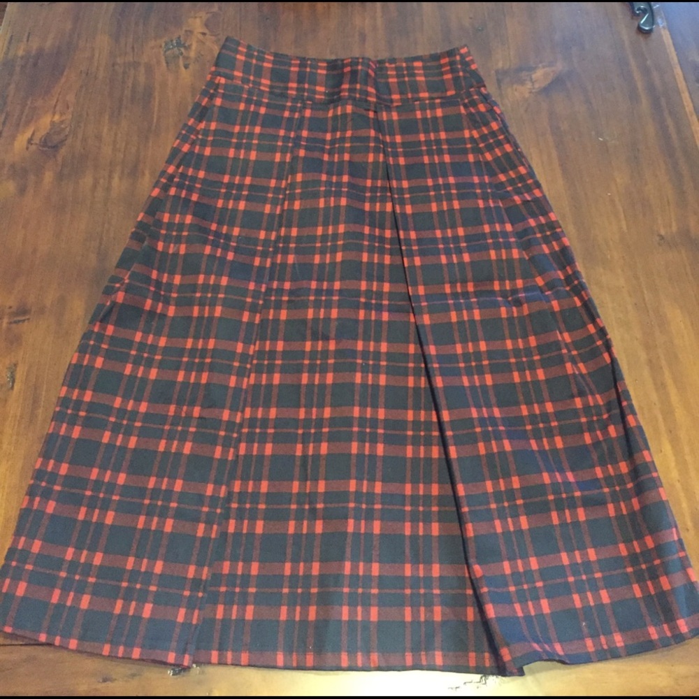 Midi skirt by JOA
