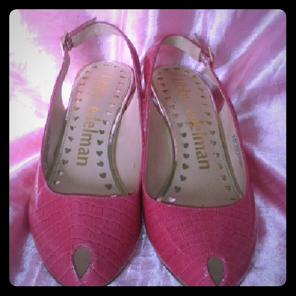 Fun pink kitten heels!