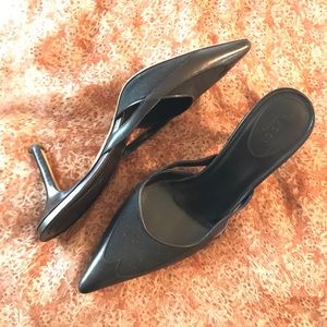 🎉Weekend Sale!🎉 GUCCI leather canvas slides