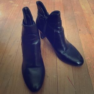 👢EASY SPIRIT black booties👢