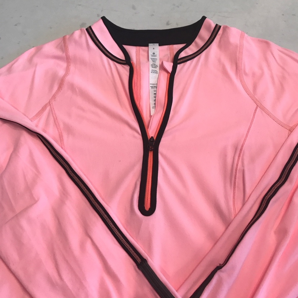 Lululemon long sleeve 1/4 zip top NEVER WORN