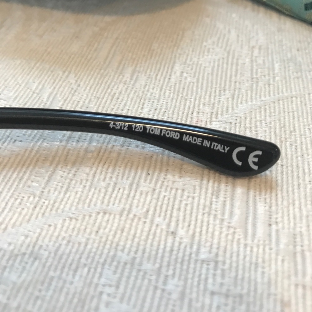❌SOLD❌Tom Ford Jennifer Black Sunglasses - Picture 3 of 6