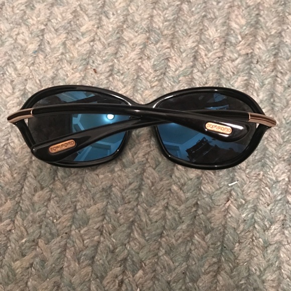 ❌SOLD❌Tom Ford Jennifer Black Sunglasses - Picture 5 of 6