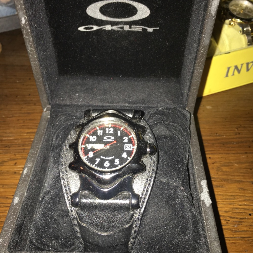 Oakley saddleback watch retail price $750