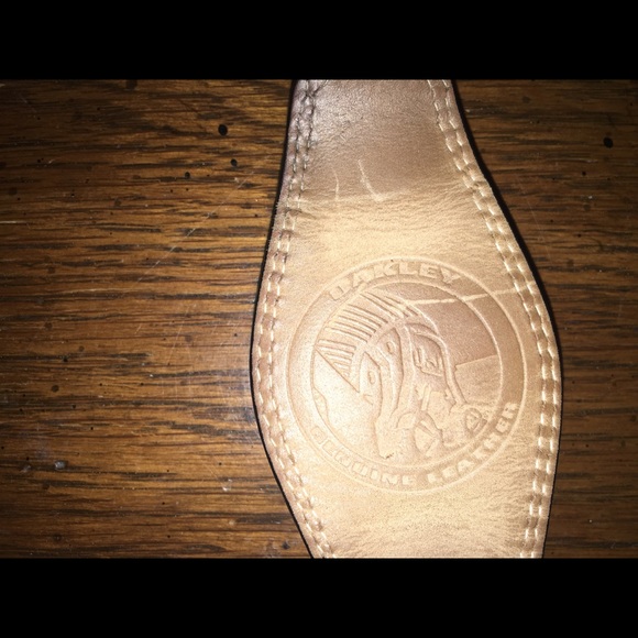 Oakley saddleback watch retail price $750 - Picture 2 of 3