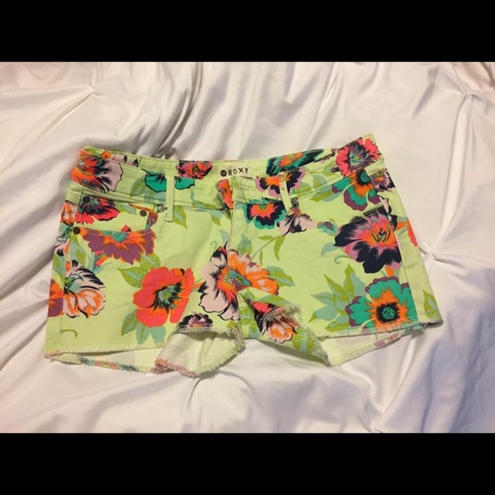 Roxy shorts!