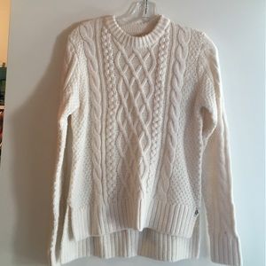 Ivory Abercrombie & Fitch cable knit sweater