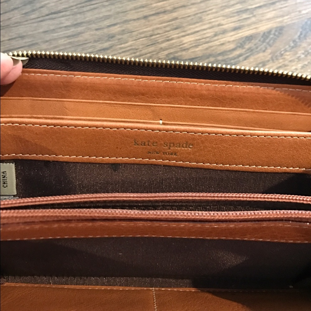 Authentic Kate Spade Wallet - Picture 3 of 4