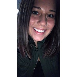 Meet your Posher, Abbie