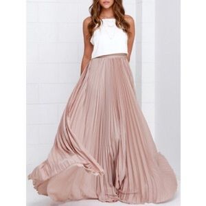 Pleated skirt