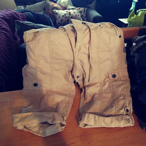 Girl's long shorts or capi pants - Picture 3 of 4