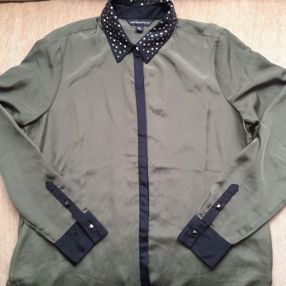 Rock & Republic Olive Studded Button Down L