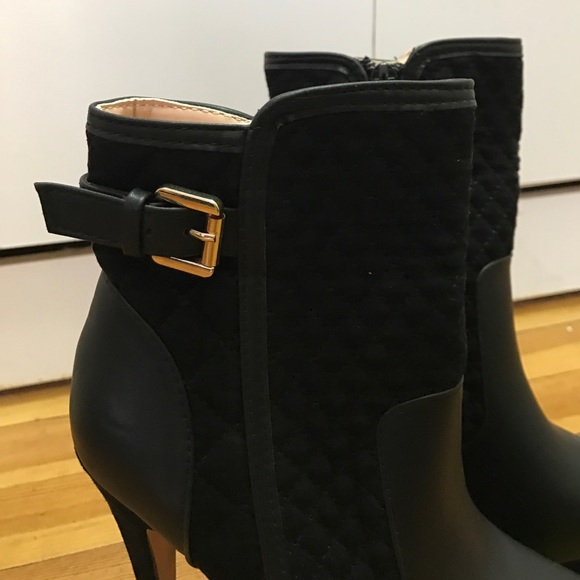 Black Quilt Detail Platforms - Picture 2 of 4
