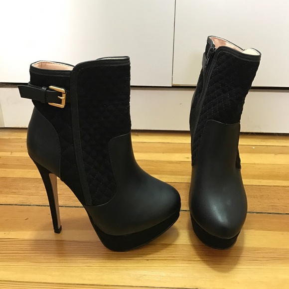 Black Quilt Detail Platforms - Picture 3 of 4