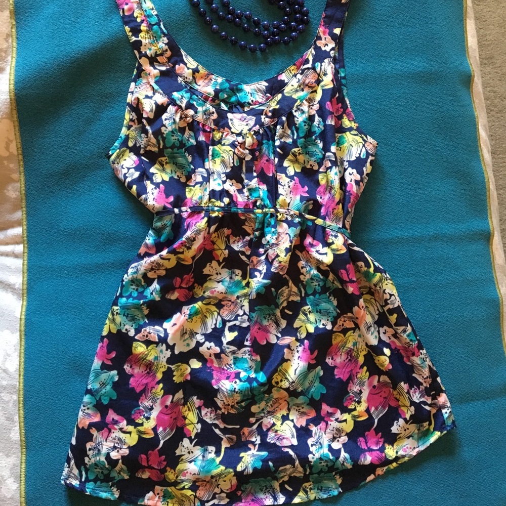 Gorgeous flower satin tank