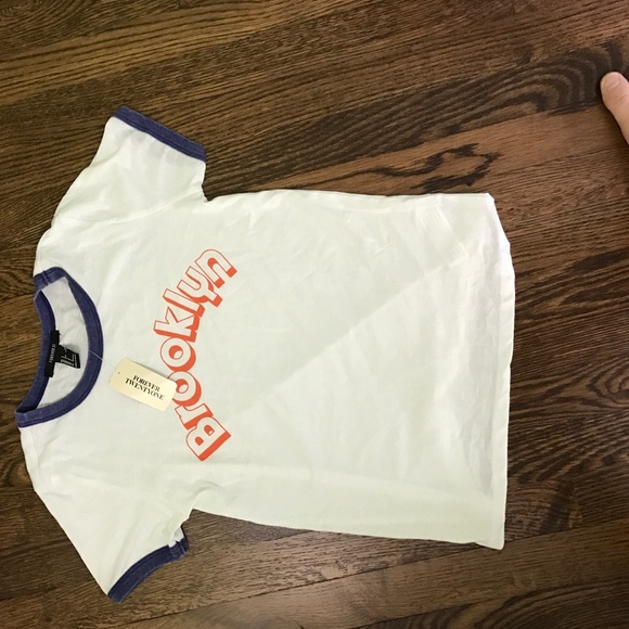 Women's tee from forever 21. Brand new - Picture 4 of 4