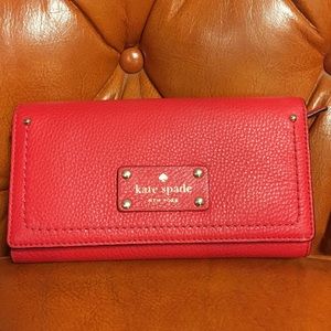 Kate Spade Sandra Baxtet red wallet