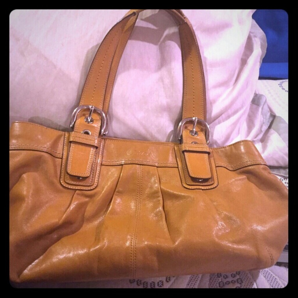 Coach leather satchel EUC!