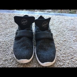 Globe appleyard size 11