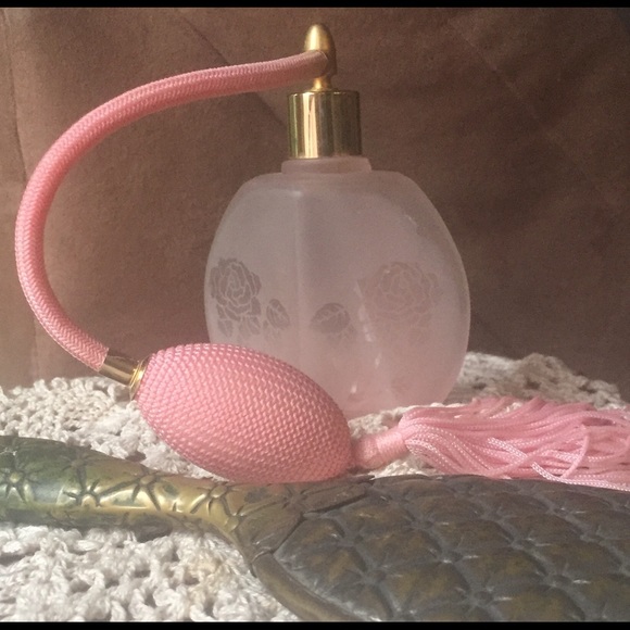 VINTAGE I RICE TASSED PERFUME BOTTLE