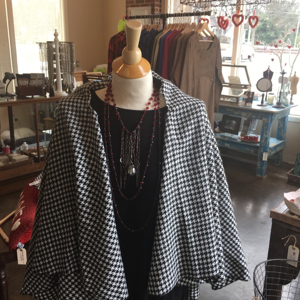 Wrap Cape in Houndstooth
