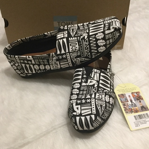TOMS Shoes - NIB TOMS Classic Black White Tiki