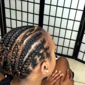 Meet your Posher, Monique