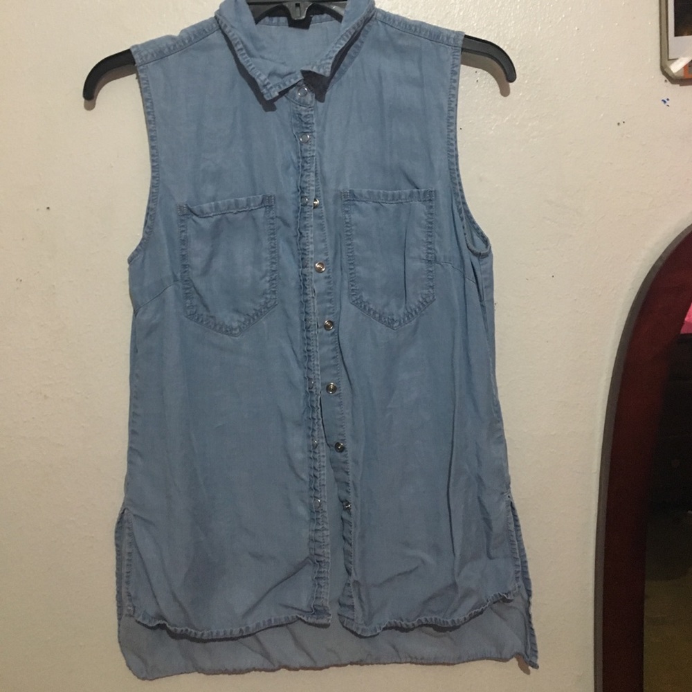 Sleeveless chambray top