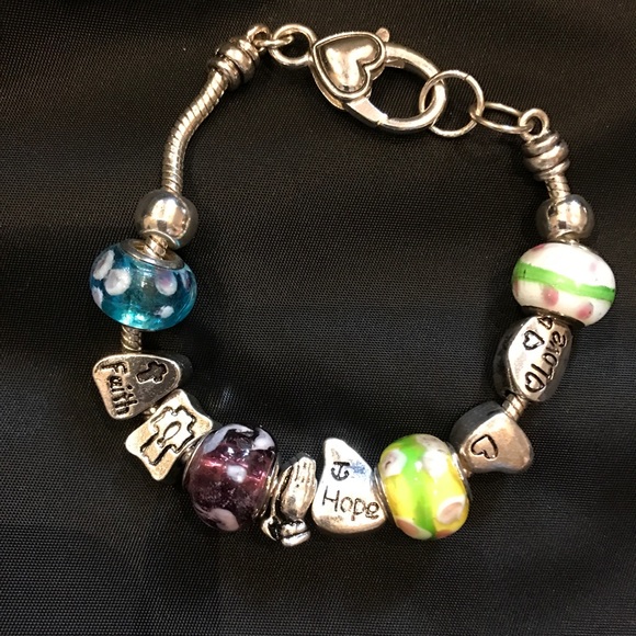 Bracelet - Picture 1 of 2