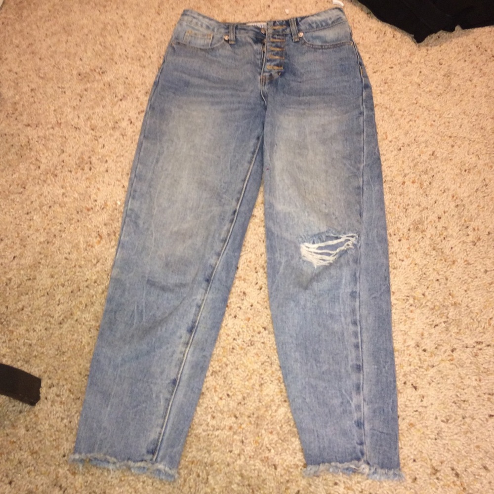 Brandy Melville high waisted boyfriend fit jeans