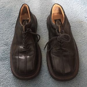 London Underground men's dress shoes