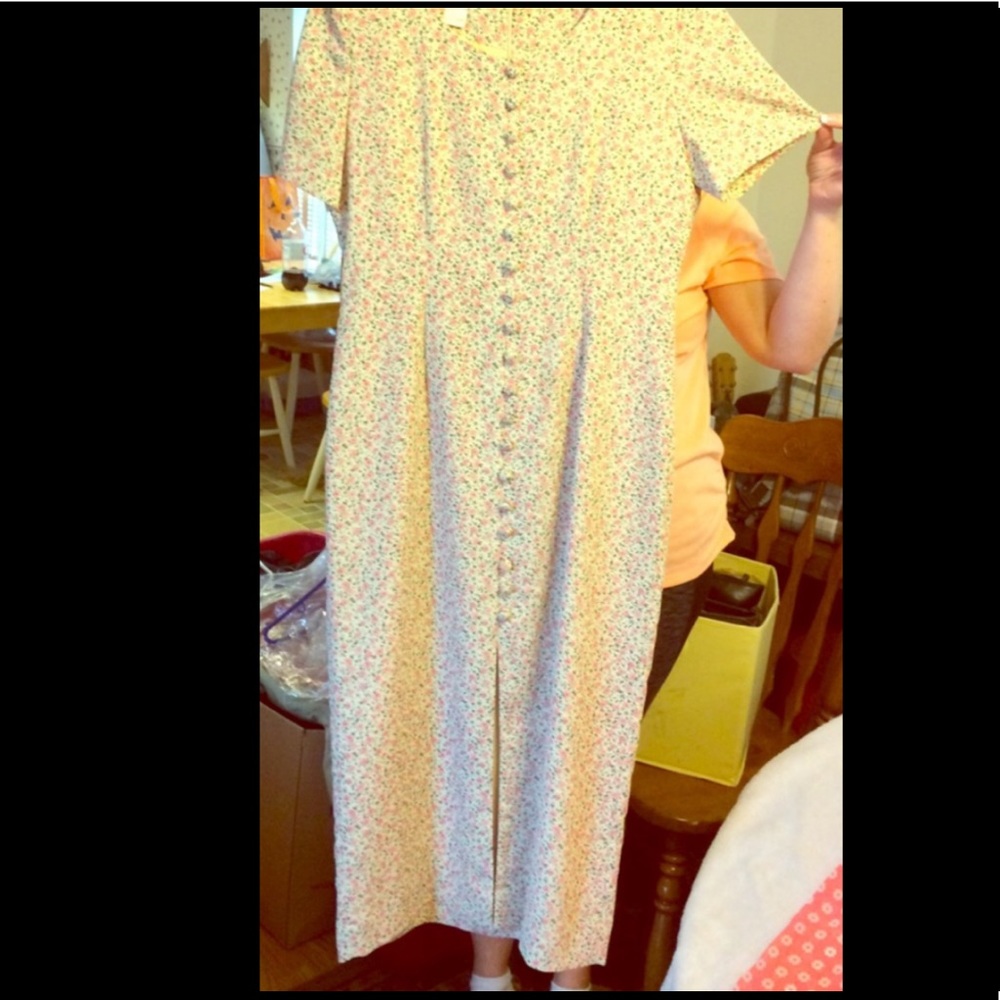 Cream dress w/ lt pink flowers, mid-calf, EUC