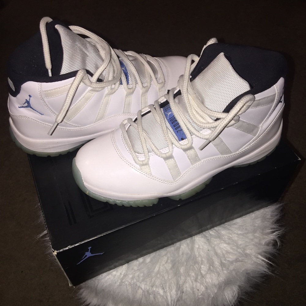 Jordan 11 "Legend Blue"