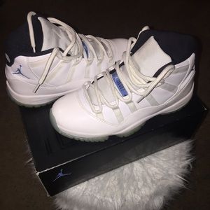 Jordan 11 "Legend Blue"