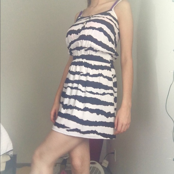 Black and white striped dress - Picture 2 of 4