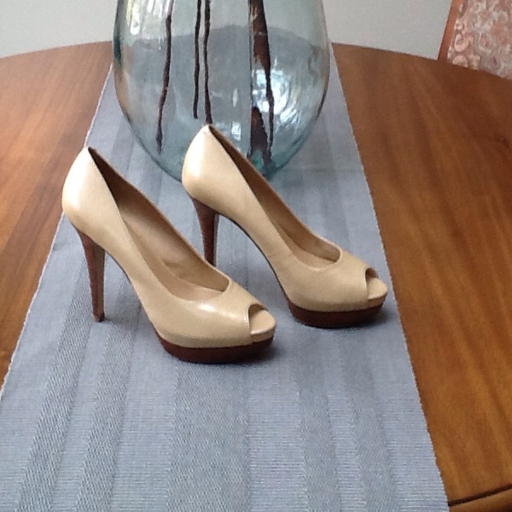 BCBGGeneration peep toe heels