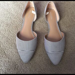 Blue and white striped pointed flats.