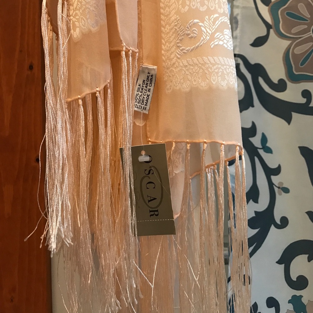 NWT Oscar de la Renta Long sheer Scarf
