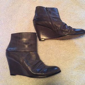 Ankle wedge boot