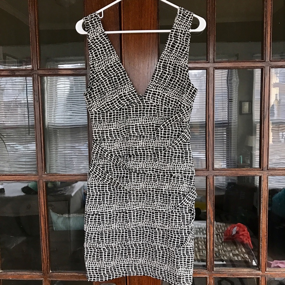 Sexy black & white dress! NWT!