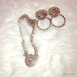 ROARalty set! Chain link necklace and earrings!🐯