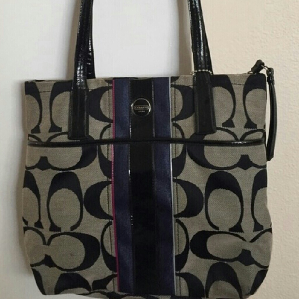 Coach Signature C Tote Authentic!