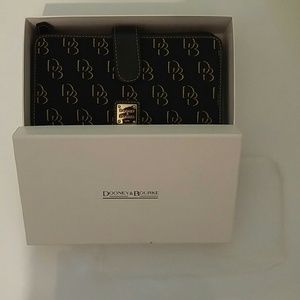 NWOT Dooney and Burke Wallet