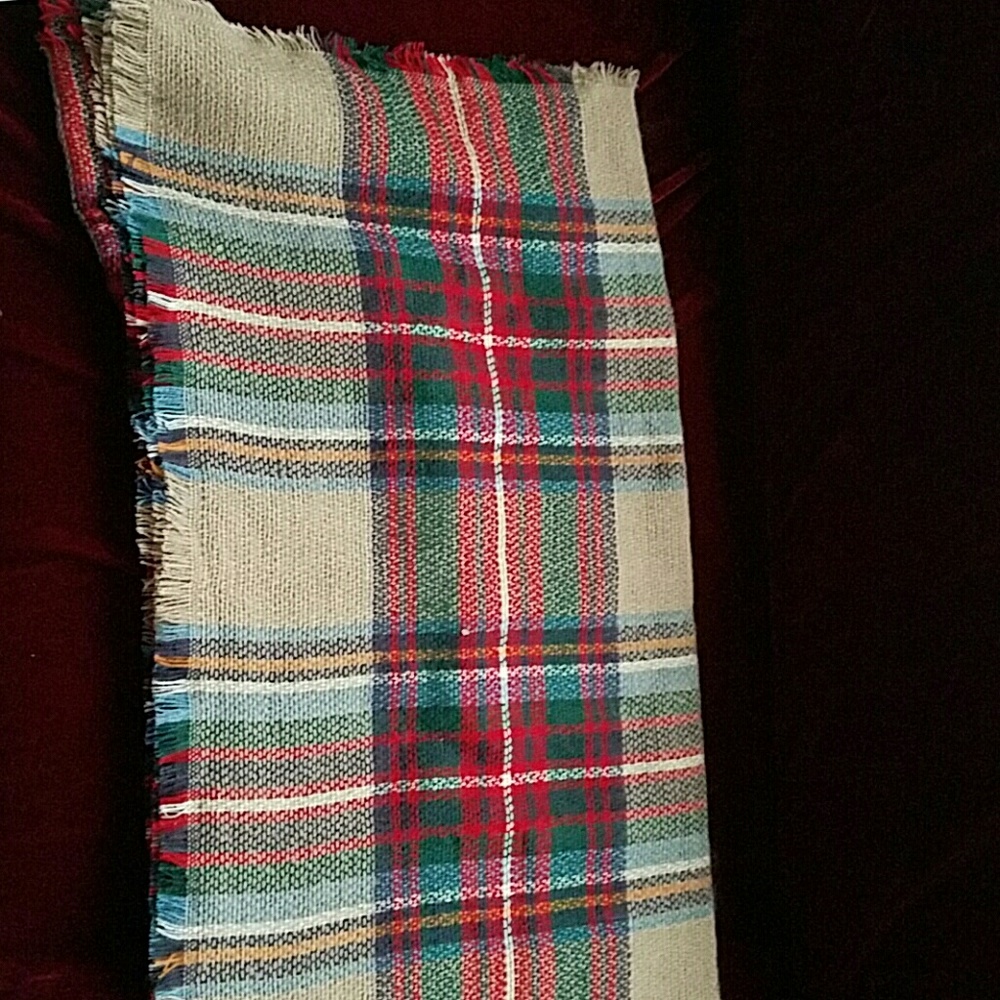Multicolor Loch and Key Scarf