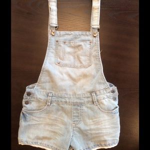 Short overalls
